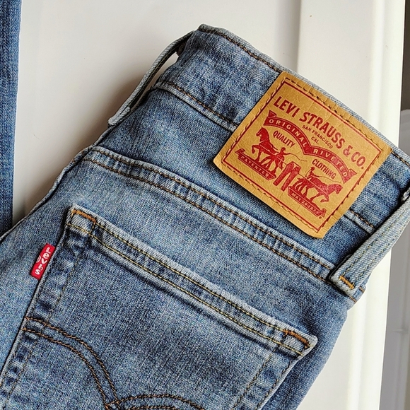 Levi's 725 High Rise Boot Cut Jeans Women's Denim Stretch Medium Blue 27. - Picture 17 of 17